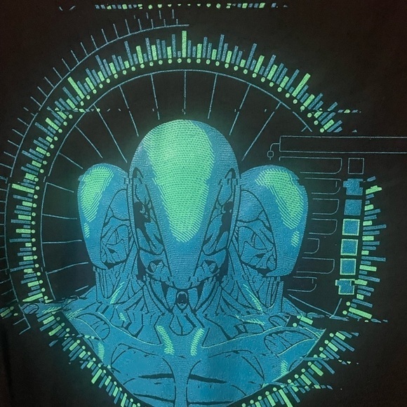 West world Drone Loot Crate Exclusive Tee - Picture 7 of 10